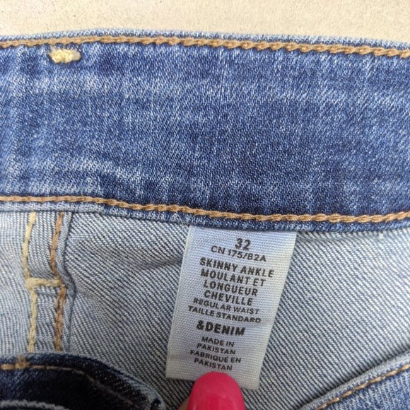 NWT H&M Medium Wash Skinny Zipper Ankle Jeans 32 - Picture 8 of 8